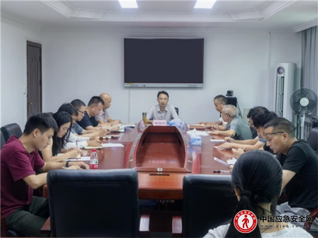 定南县林业局组织林业企业召开安
