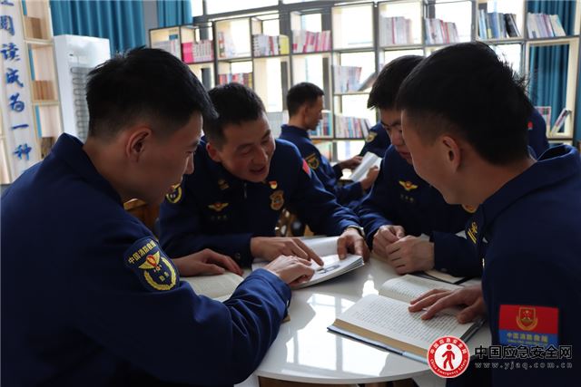 高原书香浸润忠诚 