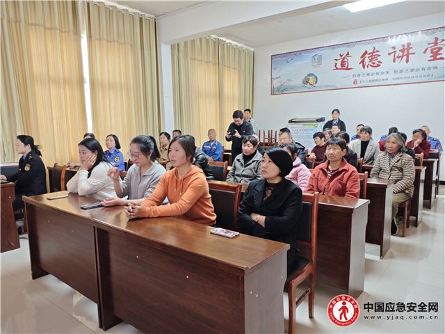 襄阳黄龙：垃圾分好类 干净又卫