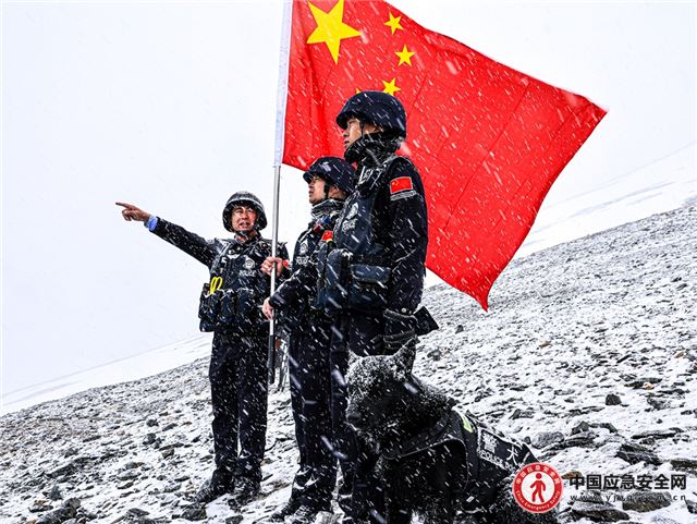 无惧五月风雪 步履