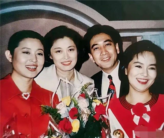 敬一丹告别仪式今日